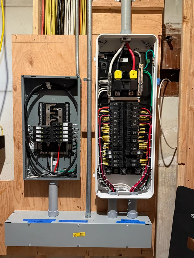 Modern electrical panel upgrade by Astro Electric in Sammamish, featuring 200-amp service, circuit breakers, and code-compliant installation with proper labeling